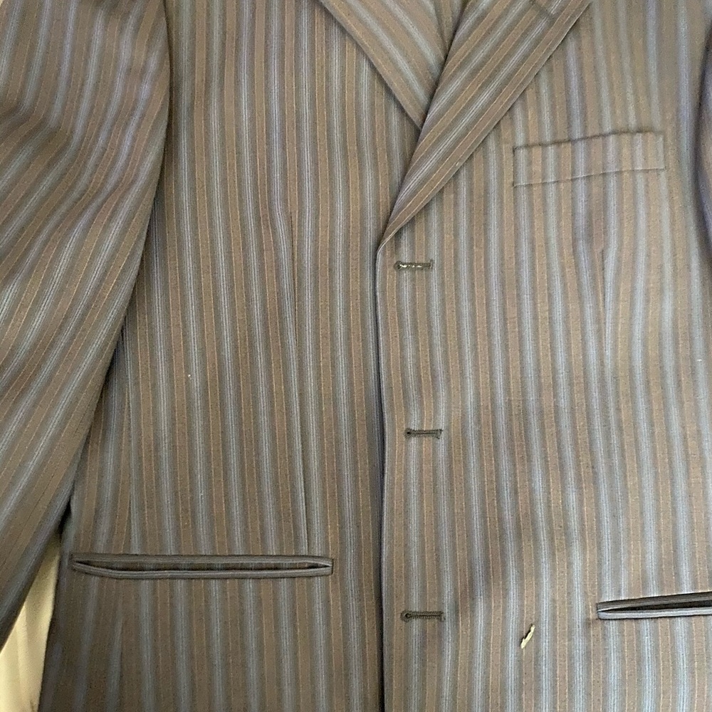Andre Lanzno suit